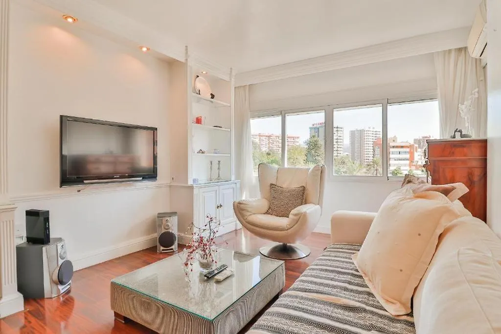 Big Apartment, Close To Train Station Malaga Apartment