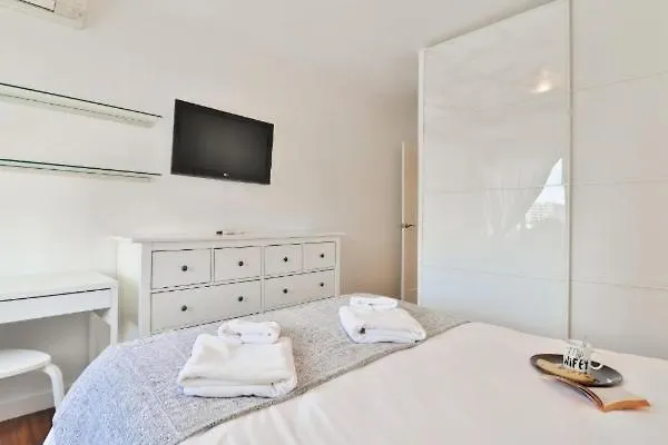 Big Apartment, Close To Train Station Malaga Spain