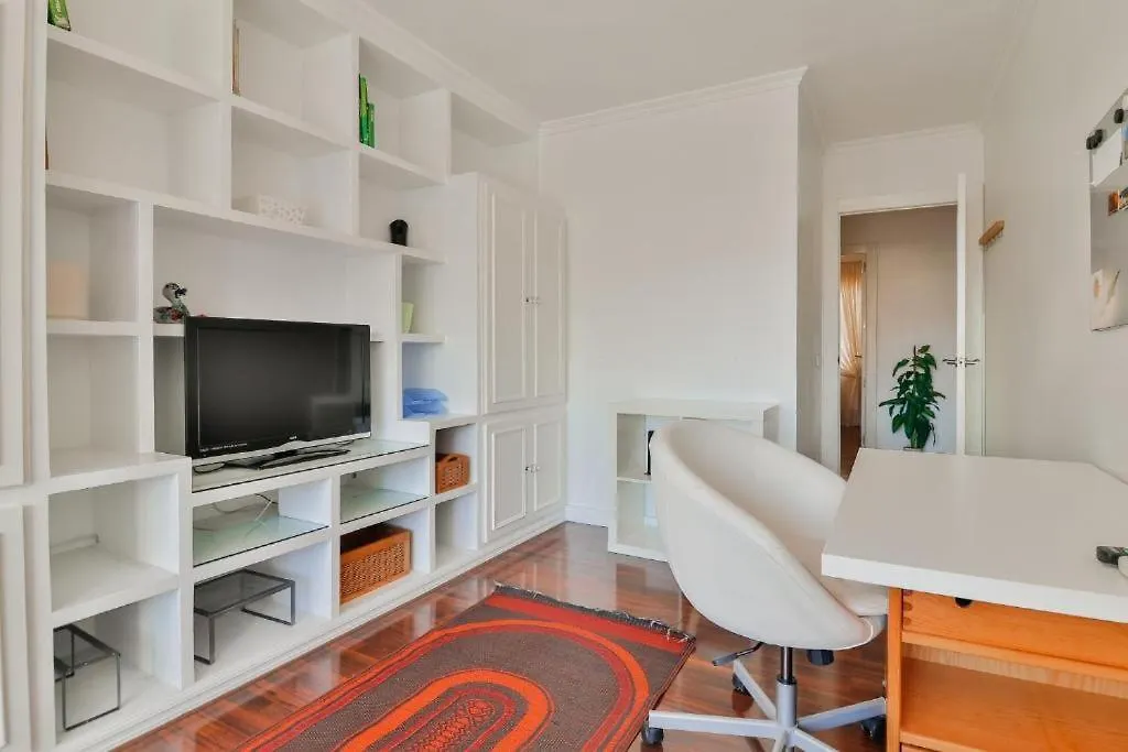 Big Apartment, Close To Train Station Malaga Spain