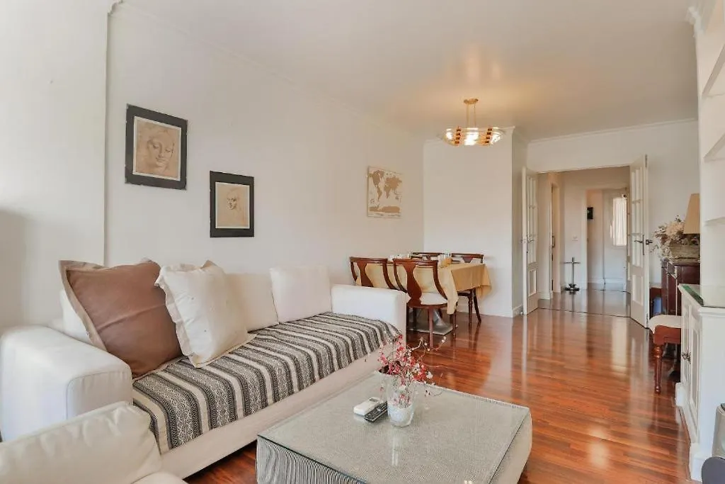 Big Apartment, Close To Train Station Malaga Apartment
