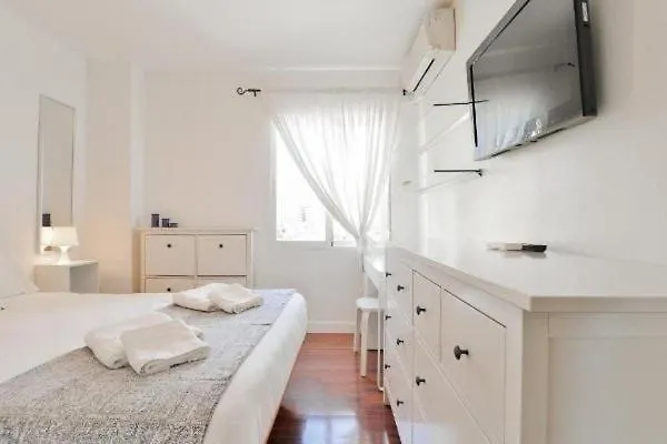 Apartment Big Apartment, Close To Train Station Malaga