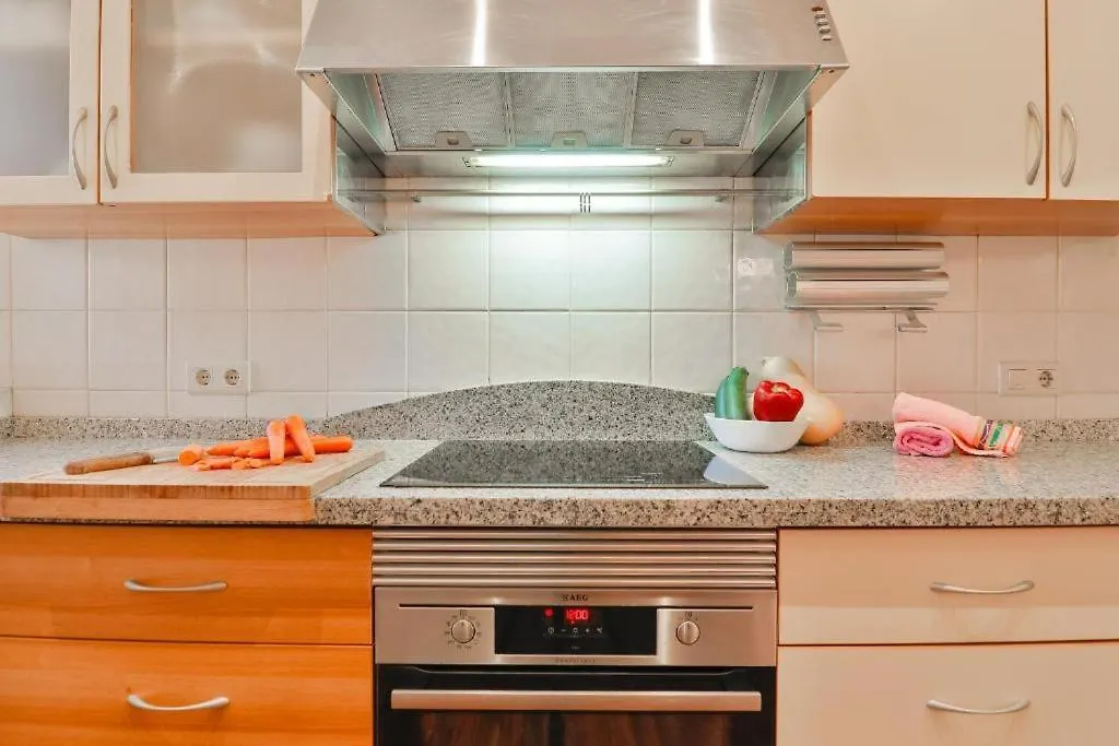 Big Apartment, Close To Train Station Malaga Apartment