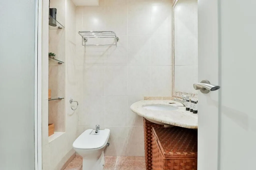 Apartment Big Apartment, Close To Train Station Malaga